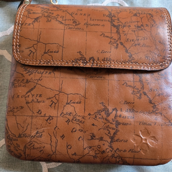 NWT PATRICIA NASH SIGNATURE MAP CROSSBODY PURSE WITH DUSTBAG - Picture 2 of 9